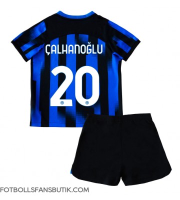 Inter Milan Hakan Calhanoglu #20 Replika Hemmatröja Barn 2023-24 Kortärmad (+ Korta byxor)